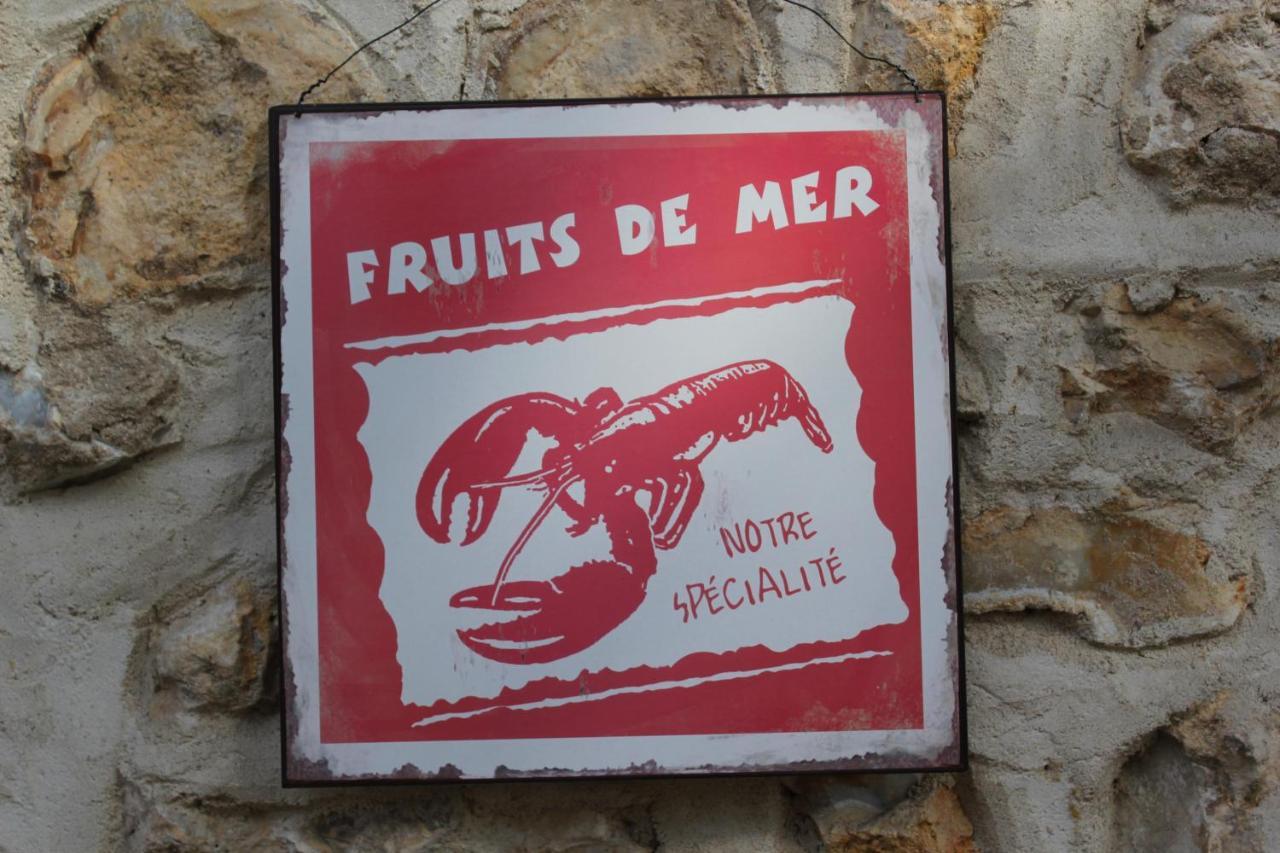 Hotel Restaurant Ferme De La Grande Cour La Rivière-Saint-Sauveur Exterior foto